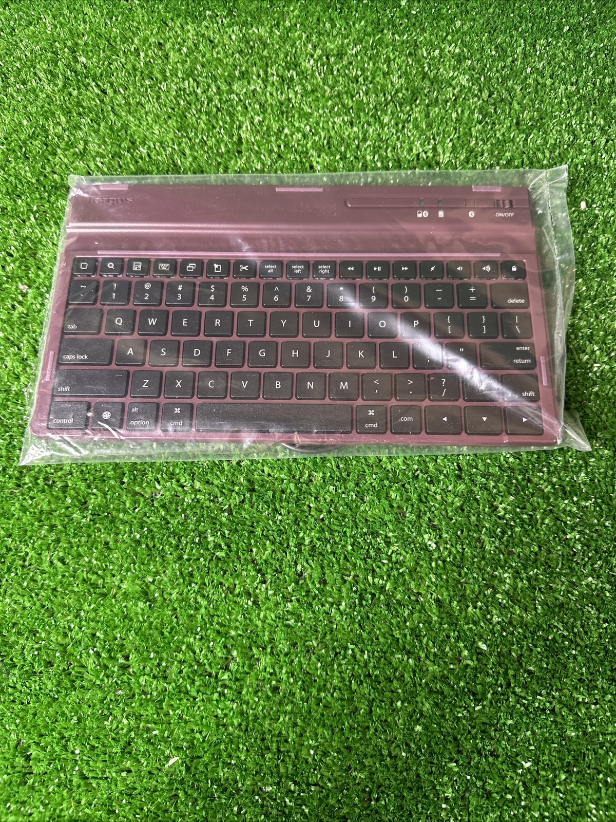 Targus VersaVu Bluetooth Keyboard  & Case for iPad Air 5th Gen
