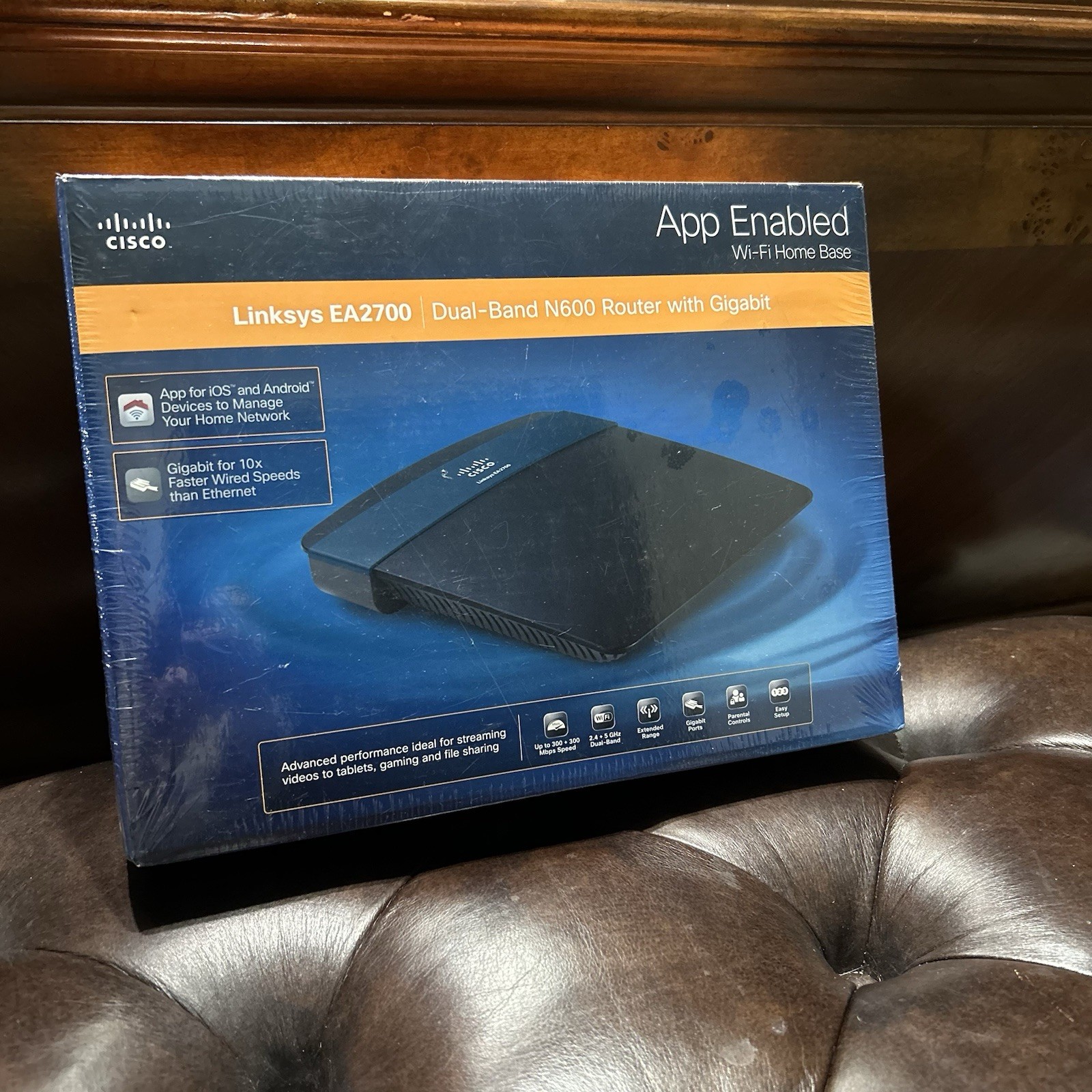 Cisco Linksys EA2700 N600 Dual-Band WiFi Router 300Mbps 4-Port Wireless