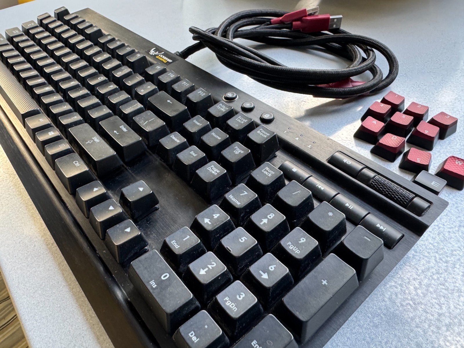 Corsair K70 RGB PRO Wired Mechanical Gaming Keyboard Black - KEY NOT WORKING