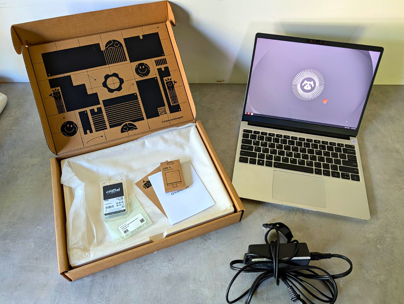 Framework Laptop 13.5", i7-1165G7,  32GB RAM,  128GB SSD, Ubuntu Linux