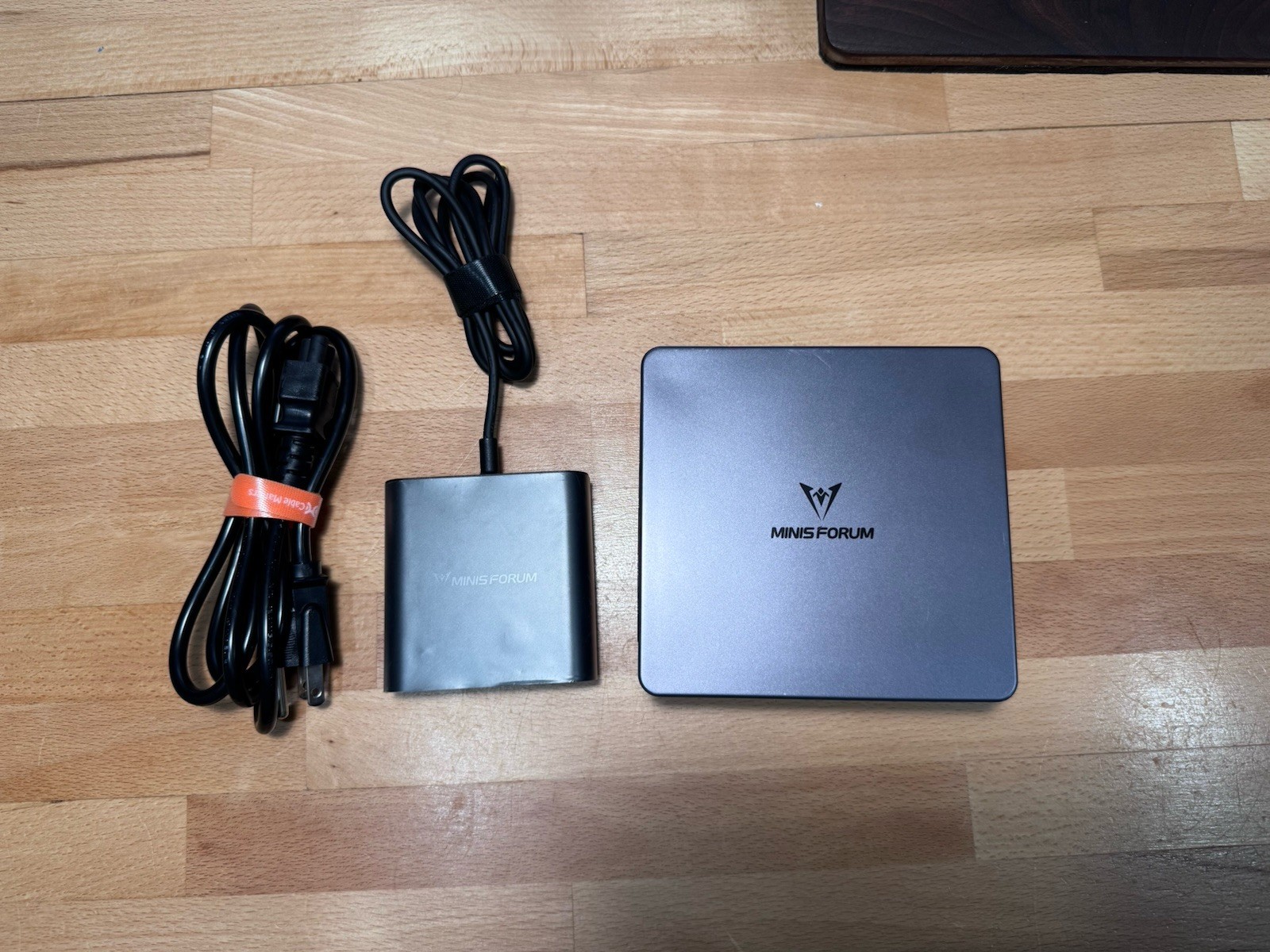 MINISFORUM UM790 Pro Mini PC Ryzen 9 7940HS 32GB DDR5 Win11 512GB SSD