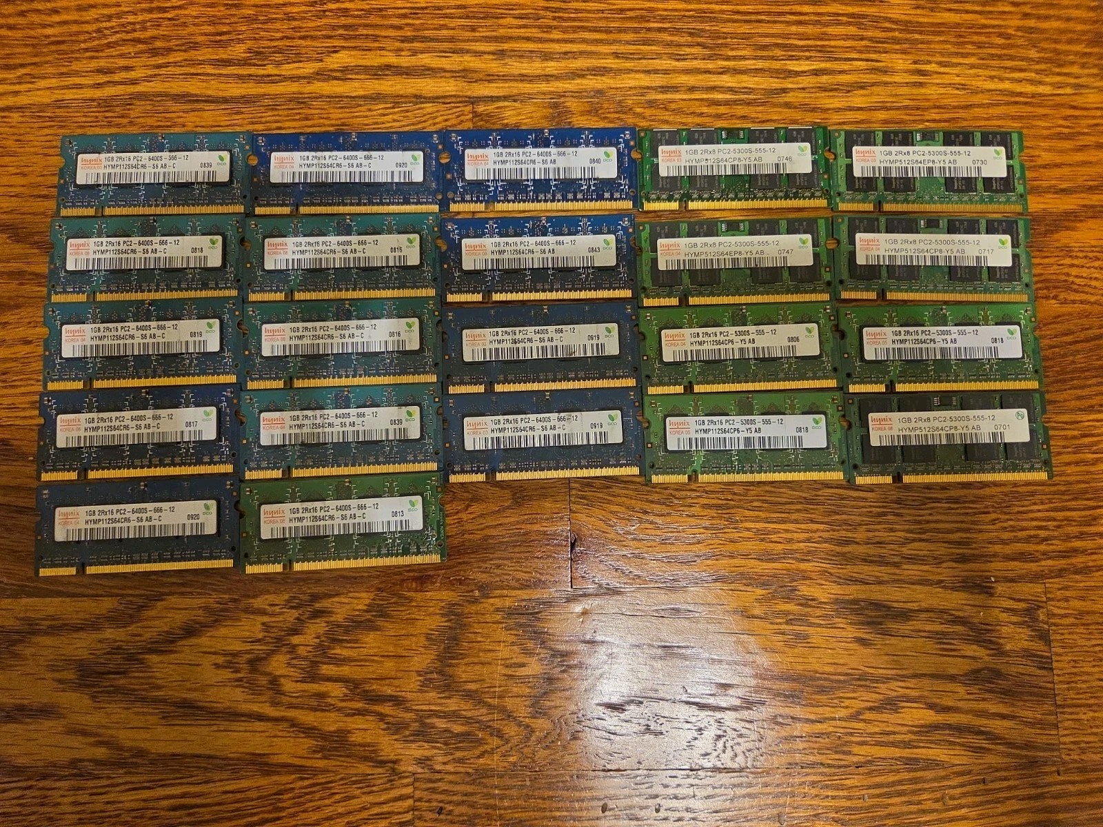 LOT OF 20 x 1GB Hynix PC2 DDR2 LAPTOP MEMORY Ram