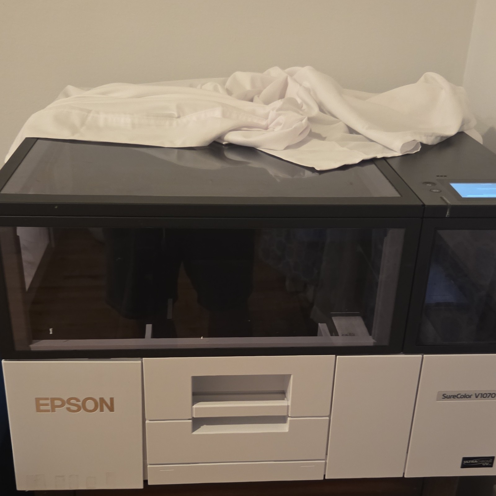 Epson SureColor V1070 Standard Printer, Color Inkjet, MPN V1070 Model