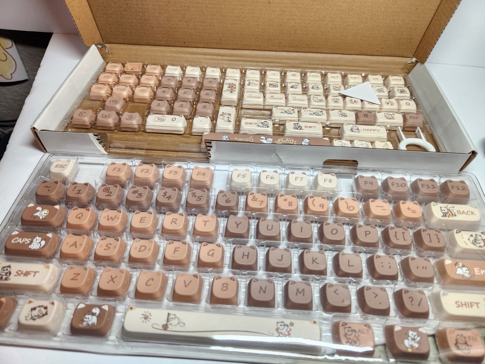 NEW Keyboard Set Cute Cat Like Character Custom Colors Windows PC Key Caps
