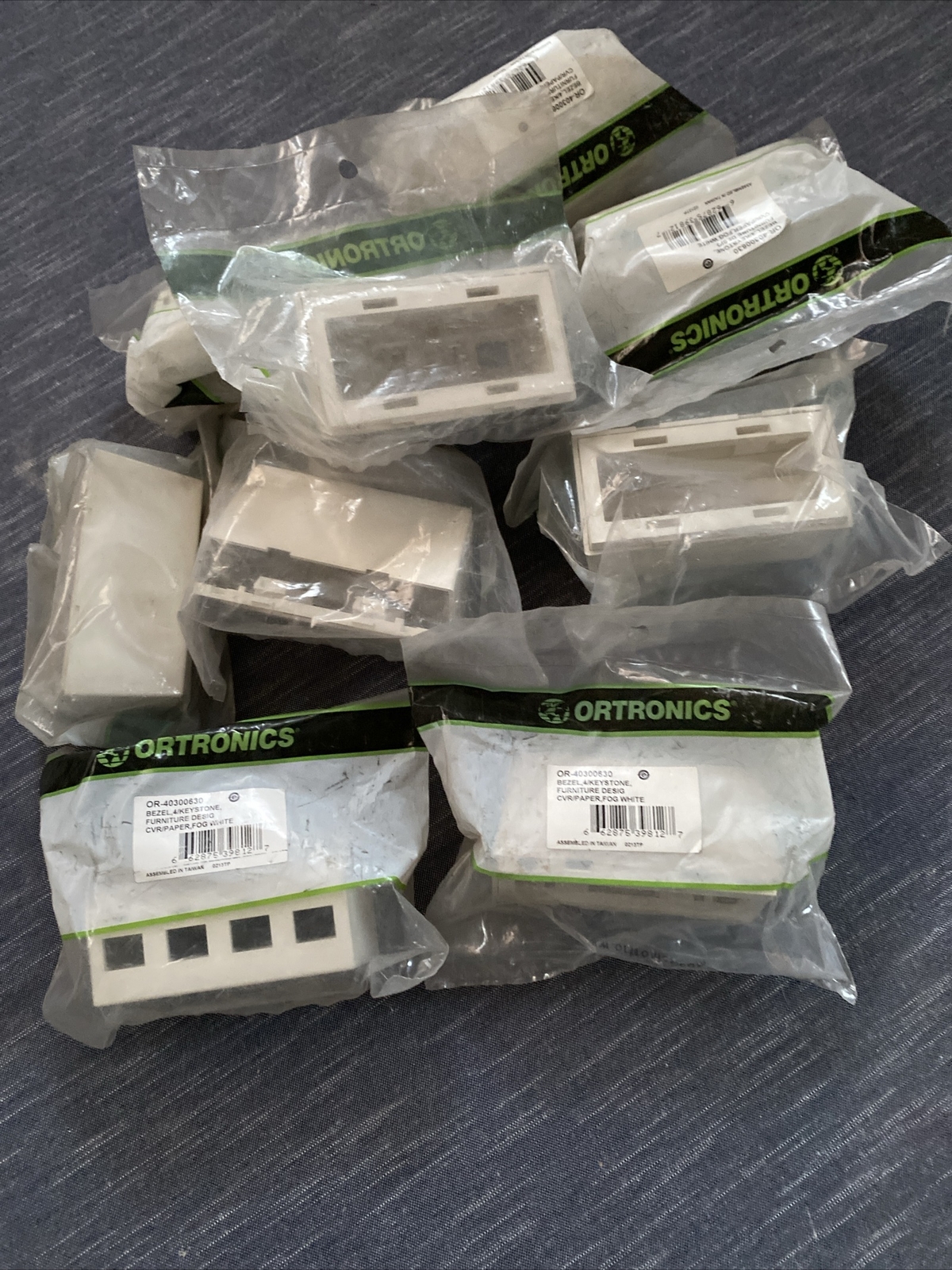 Lot 12 Ortronics OR-40400050 TracJack 4-Port Furniture PhoneJack Bezel Fog White