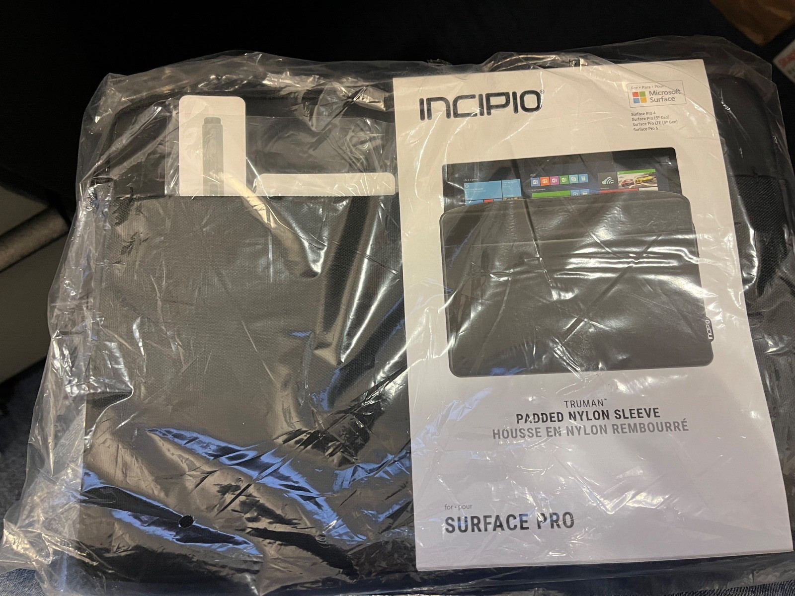 Incipio MRSF-095-BLK  Truman Padded Nylon Sleeve Microsoft Surface Pro NEW