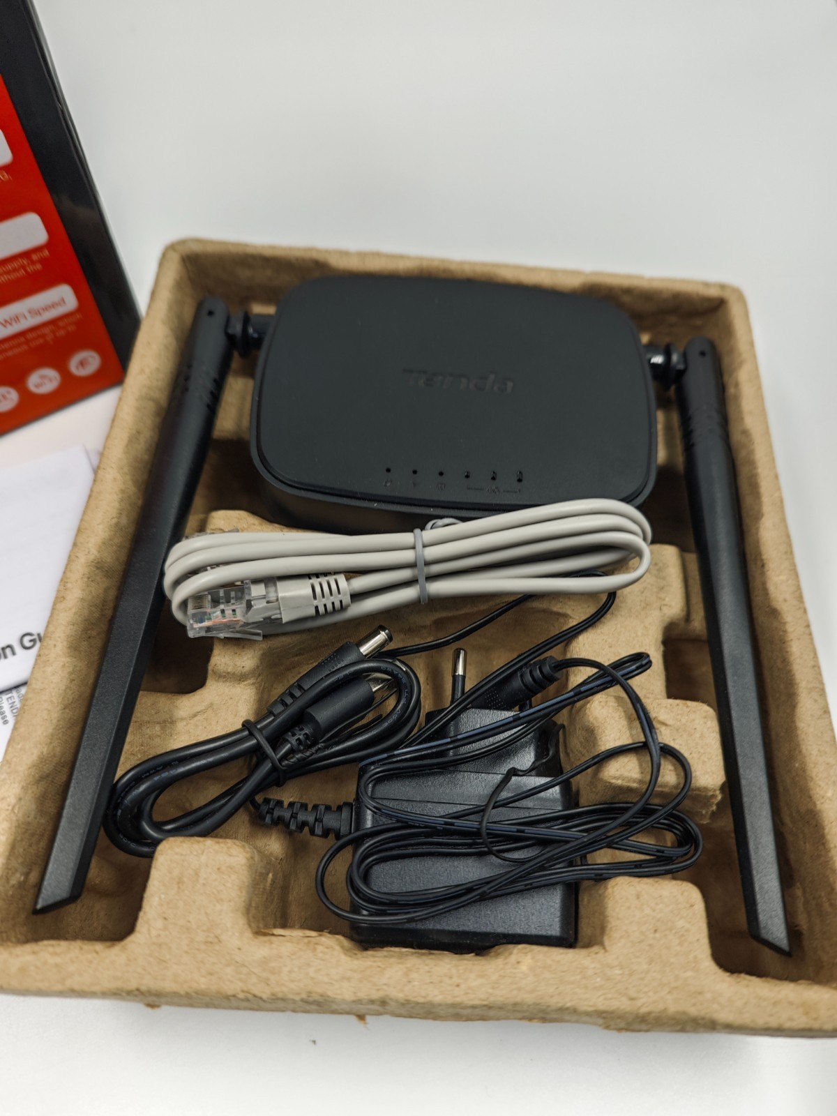 Tenda 4g lte n300 wifi 4g lte router WiFi Router/Extender BLACK Used