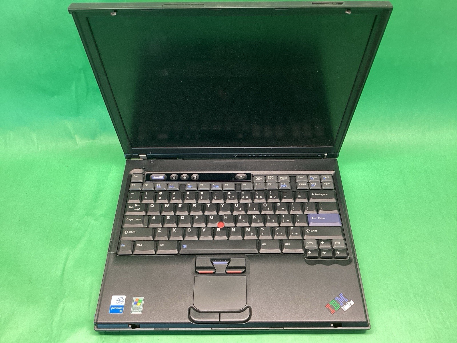 Vintage IBM ThinkPad T40 Windows XP Era Laptop NO HDD / RAM - UNTESTED