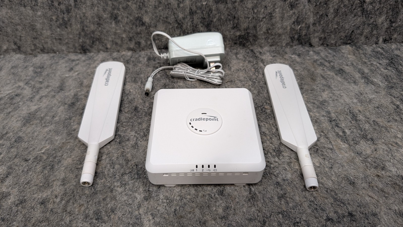 Cradlepoint CBA850 CAT6 4G LTE Mobile Broadband Router- Tested working