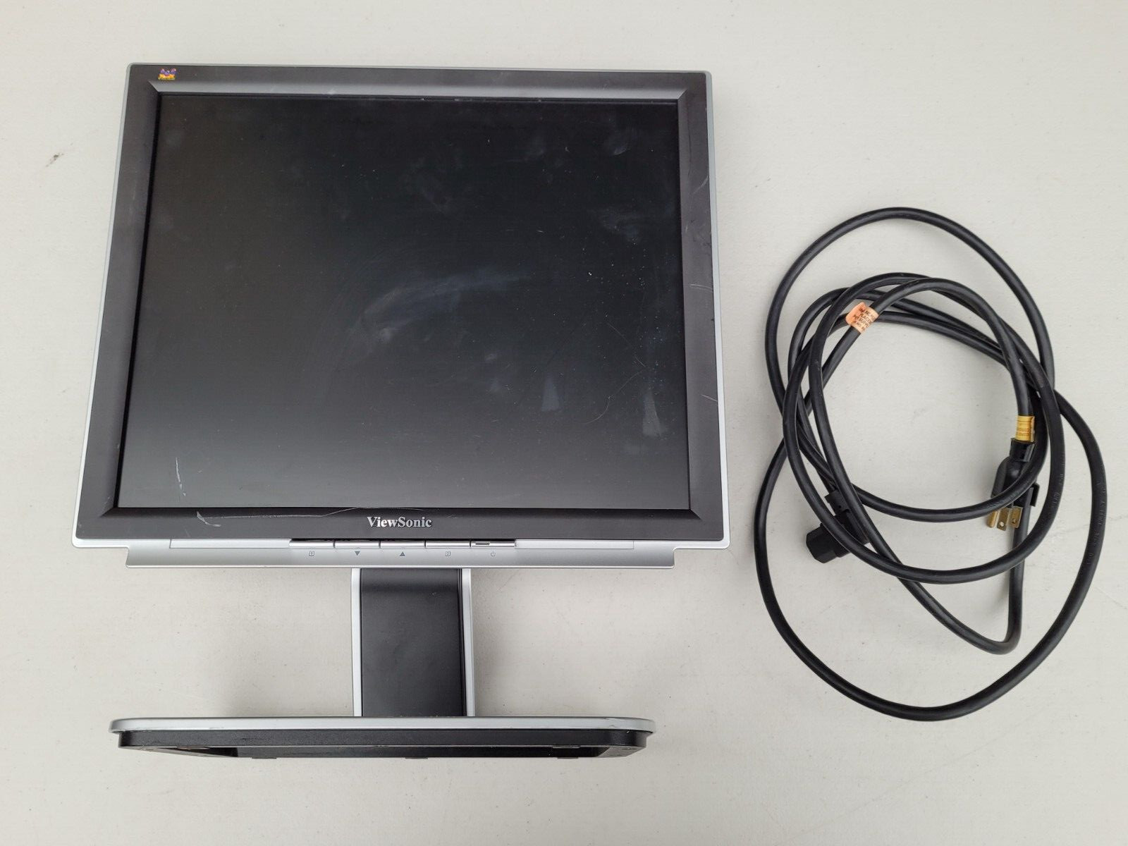 17" ViewSonic Monitor VX710: Model VS10049 w/ Power Cable Tested Working