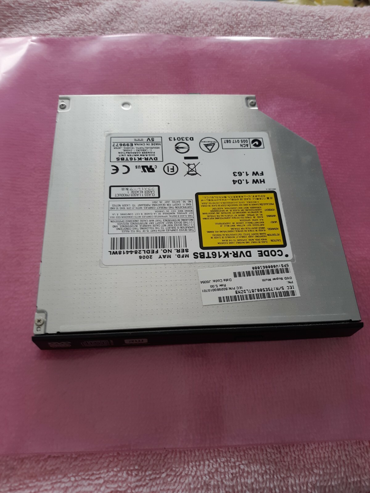 Pioneer DVR-K16TBS 8X DVD±R/RW DL Notebook IDE Drive / BLACK V000061080  