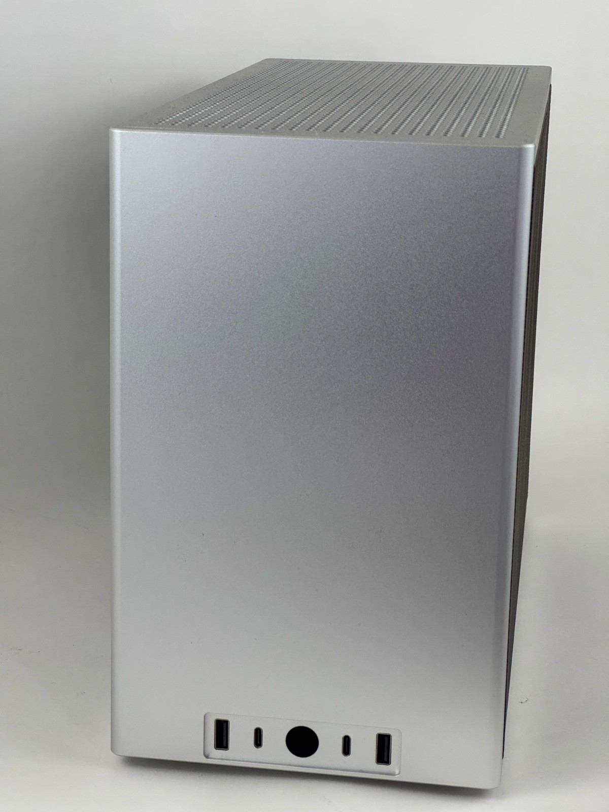 NCASE M1EVO 1.0 Silver Round SFF 14.99L Mini ITX Micro ATX M1 PC Computer Case