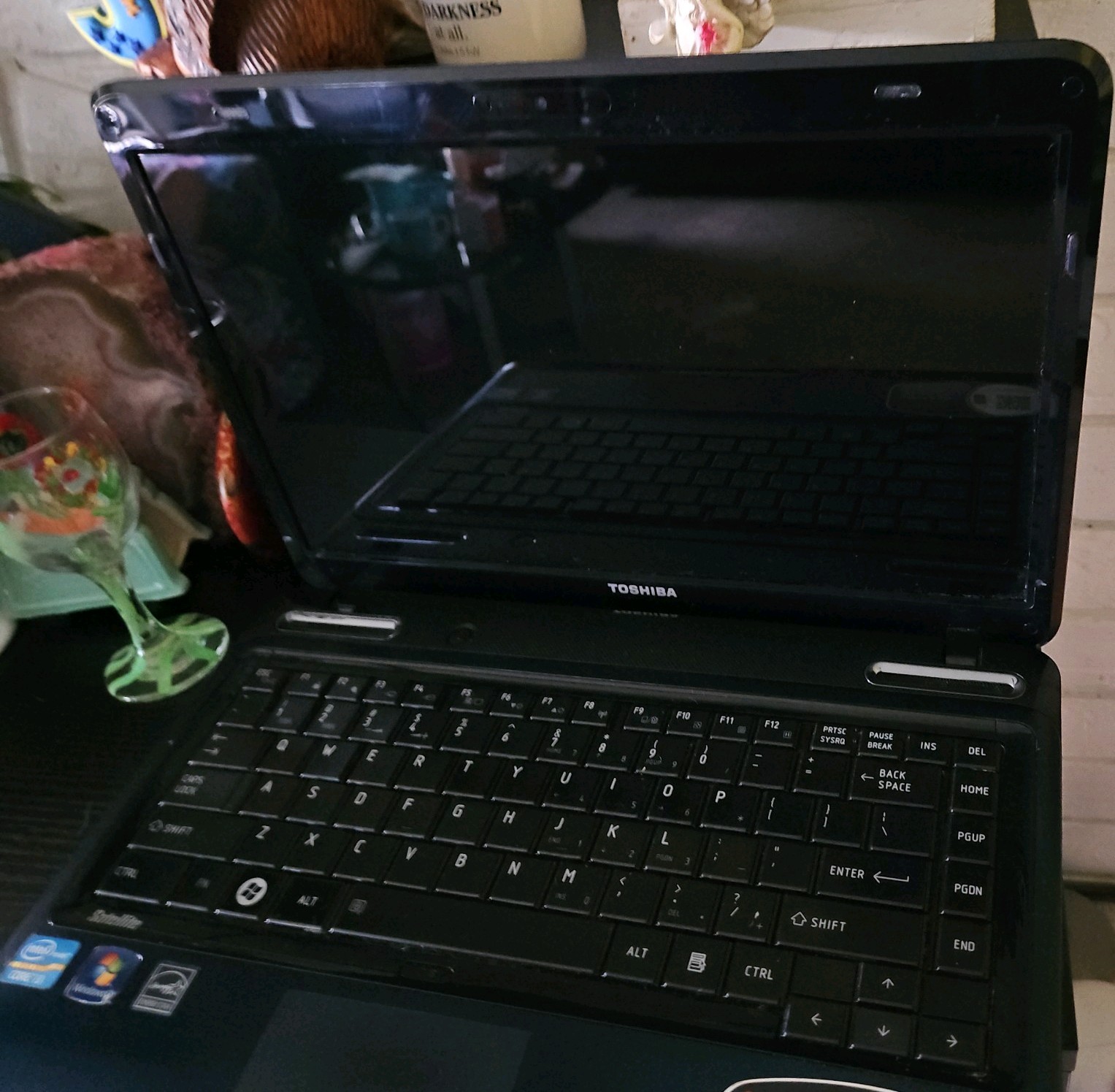 14" Laptop LED LCD Screen and Keyboard TOSHIBA Satellite L745-S4210 