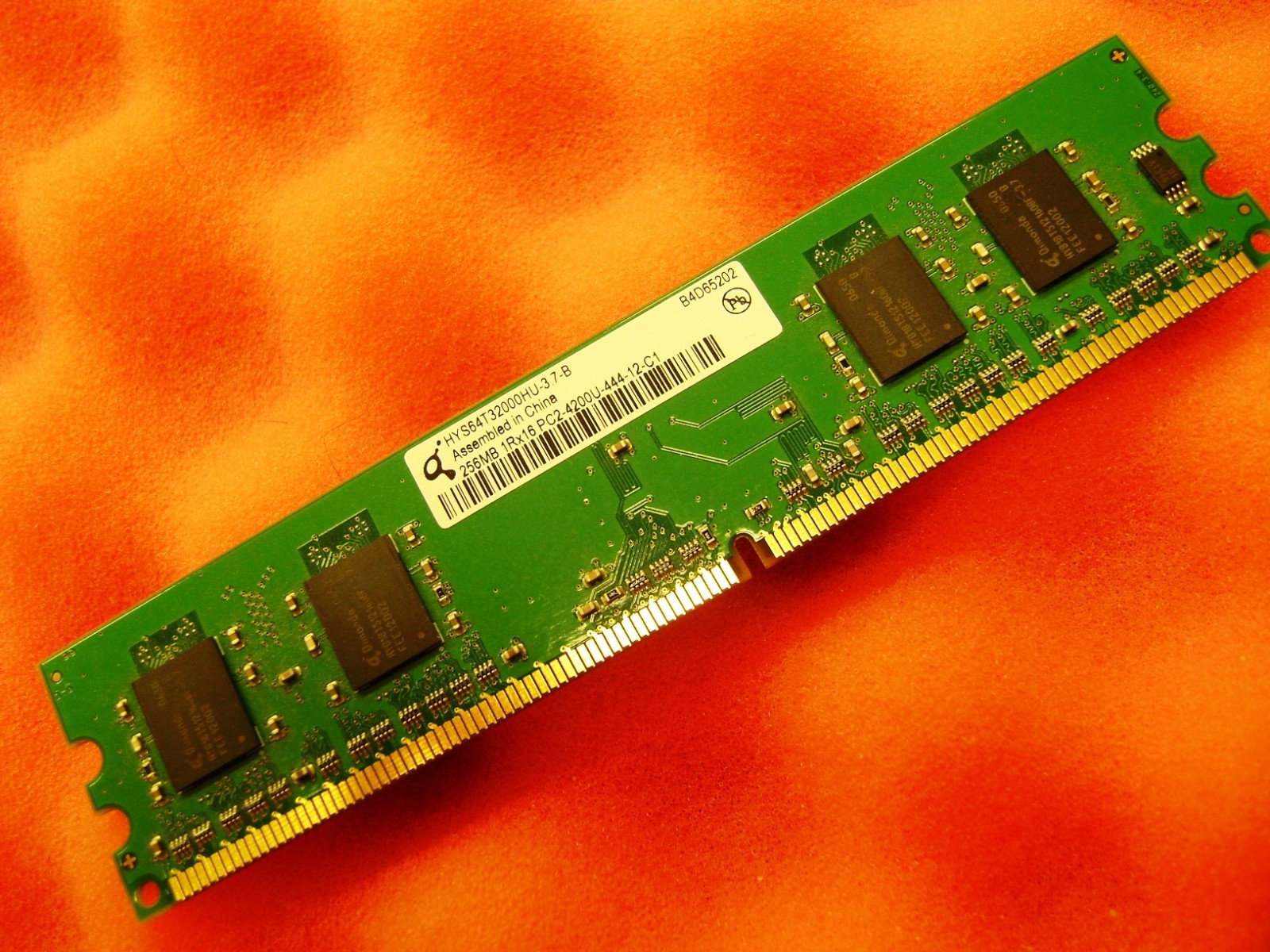 Qimonda 256MB PC2-4200R Memory RAM - HYS64T32000HU-3.7-B