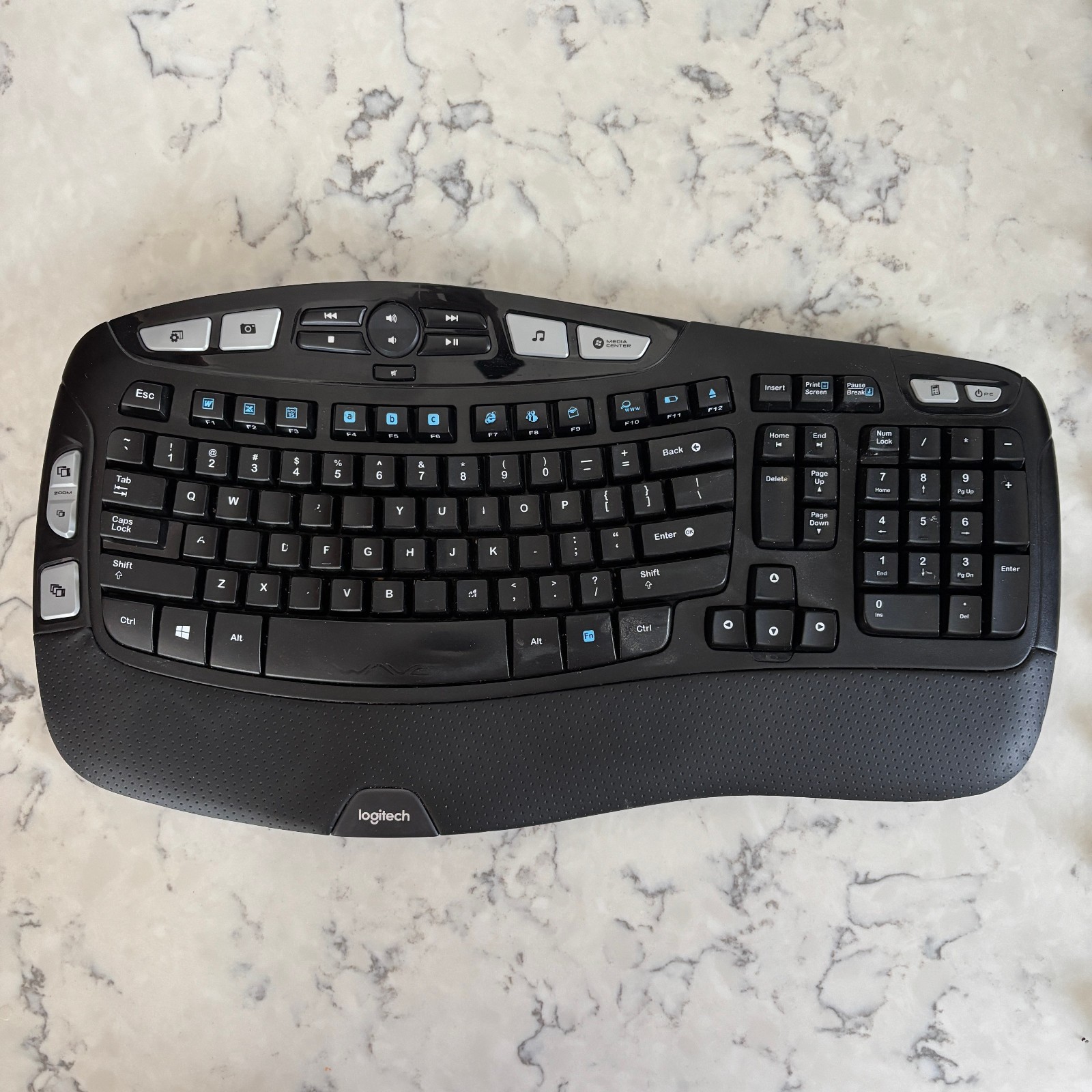 Logitech K350 Comfort Wave Ergonomic Wireless Keyboard  - No Dongle - powers on
