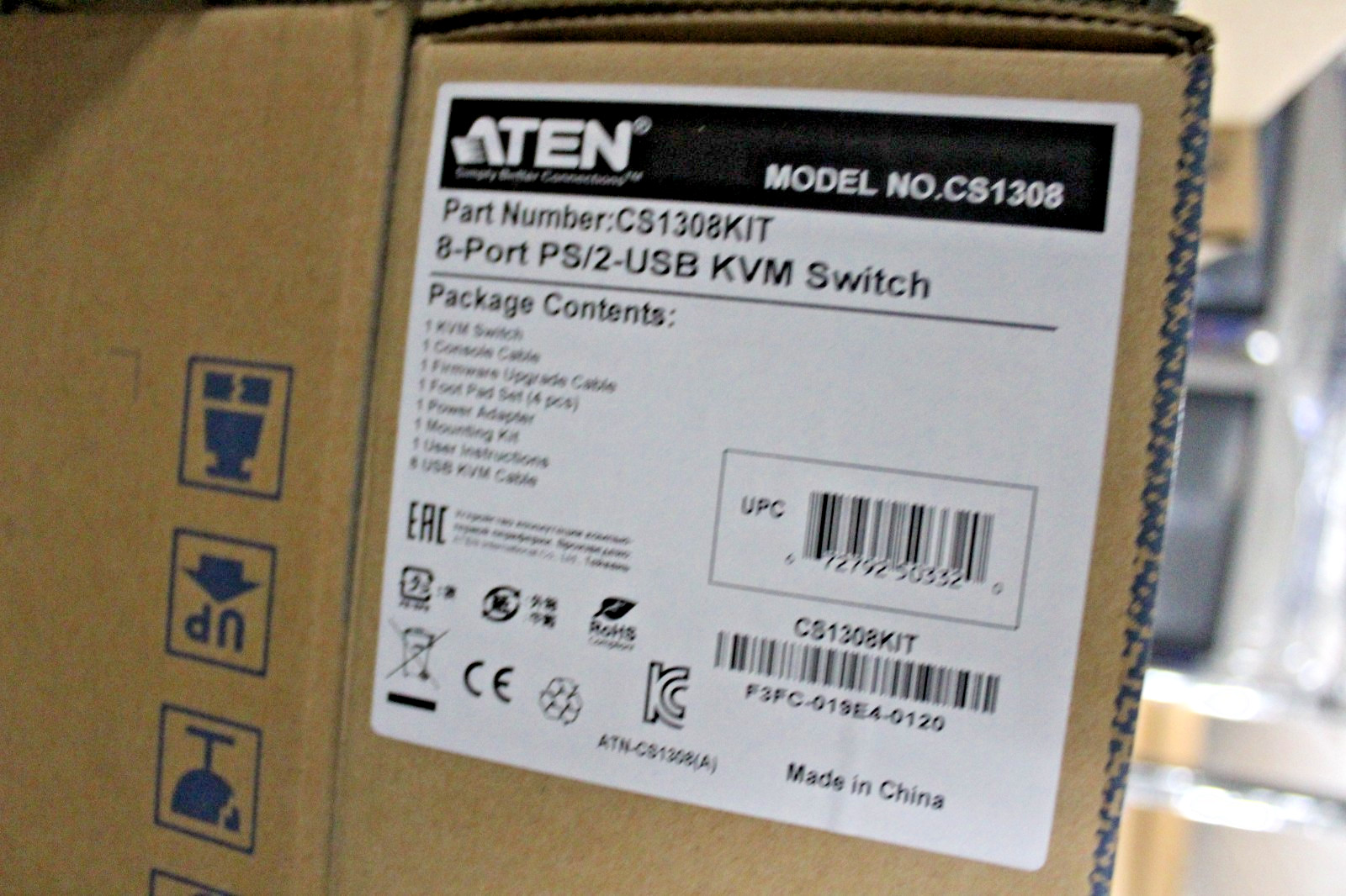 ATEN CS1308KIT 8-Port USB PS/2 KVM Switcher / VIDEO DynaSync / OSD