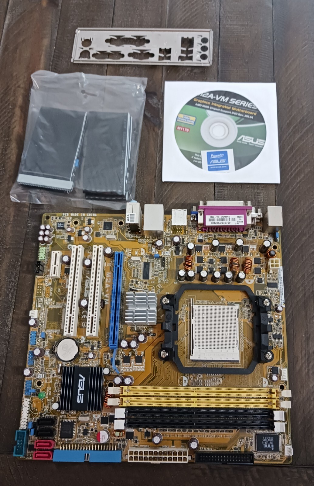 Asus M2A-VM Motherboard Socket AM2 DDR2 SDRAM & IO with Cables & OEM DVD