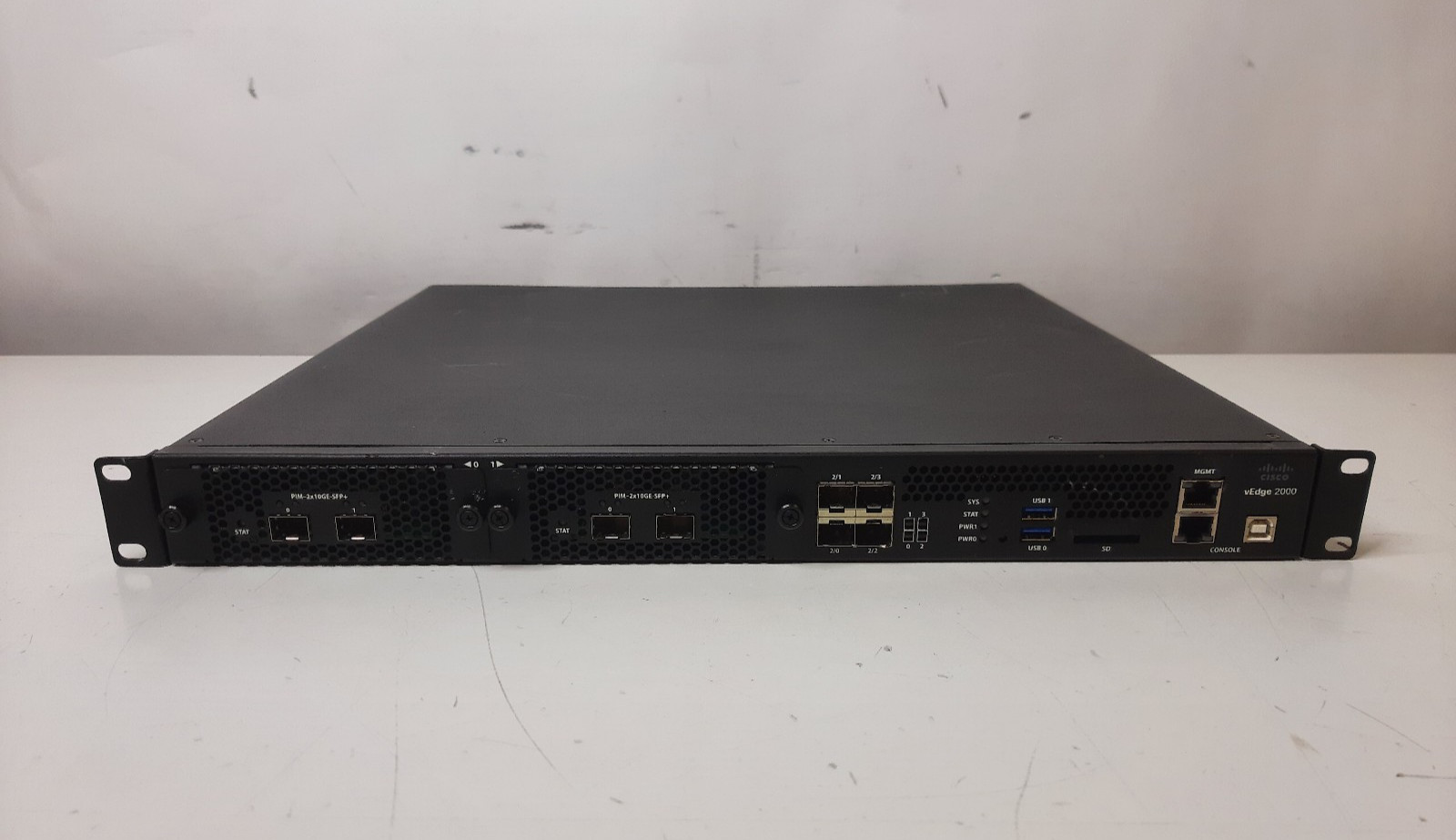Cisco vEdge 2000 Gigabit SDWAN Router VEDGE-2000-AC-K9 2x PIM-2x10GE-SFP+