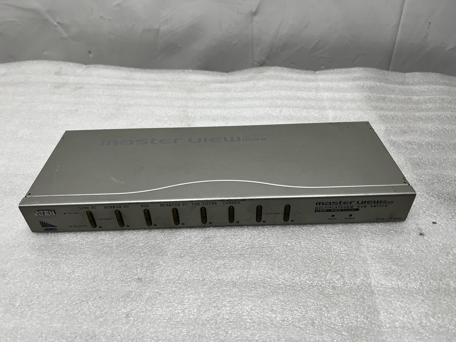 Aten MasterView CS-1758 8 Port USB & PS/2 KVM Switch