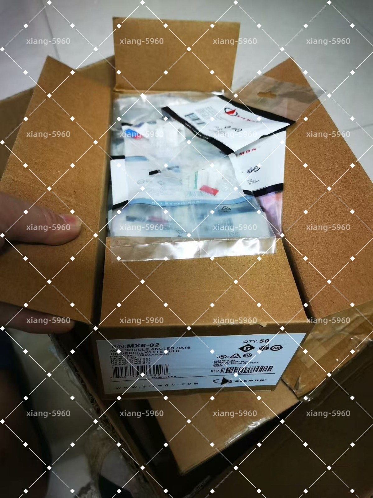 Siemon MX6-02 Outlet, MAX, UTP, CAT 6, RJ-45, Angled ,White Jack , New Box/50