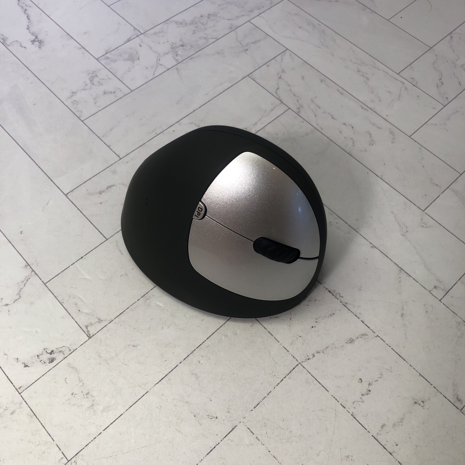 Goldtouch KOV-GSV-RMW Silver/Gray Wireless USB Right-Handed Semi-Vertical Mouse