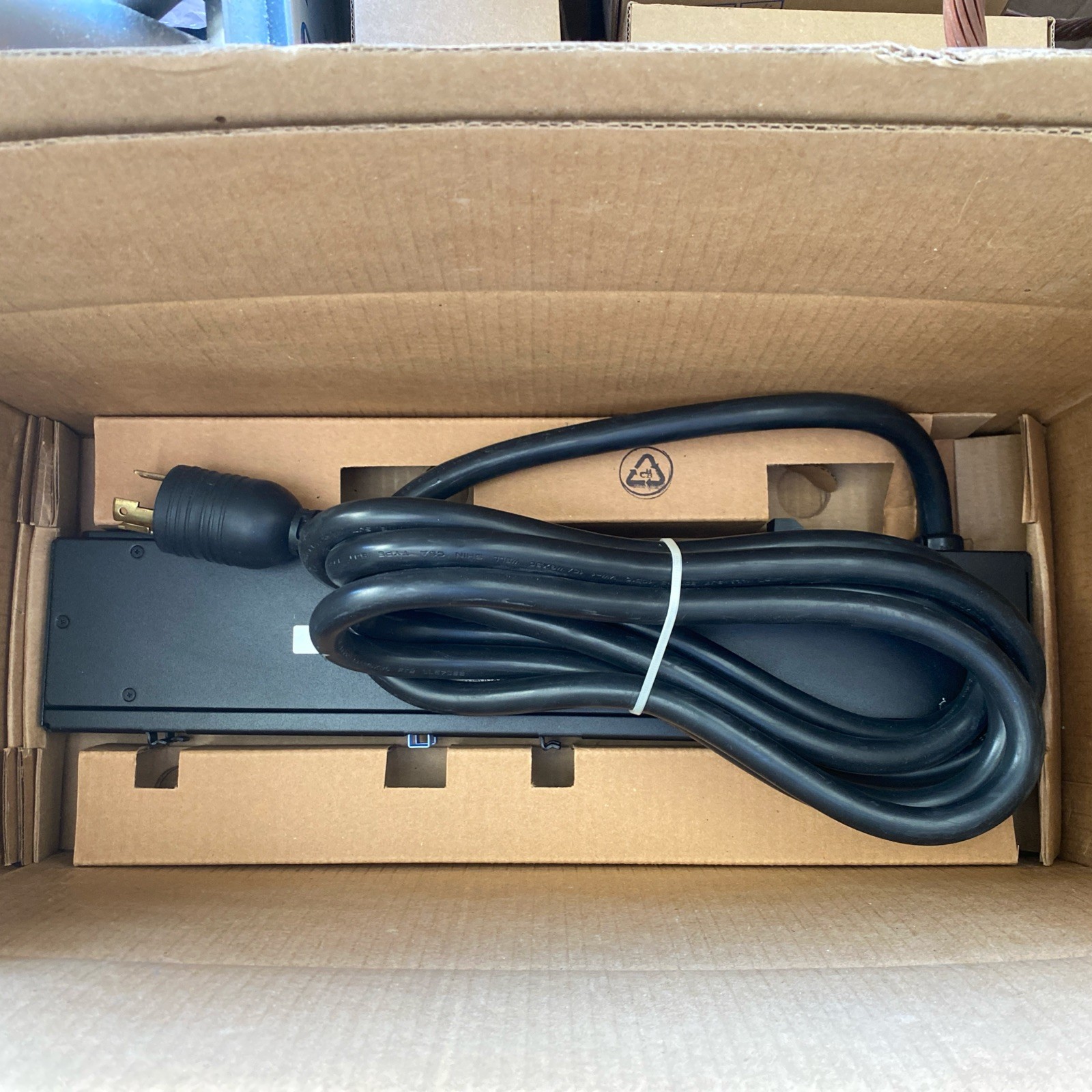 2 (two) Units Dell AP6031 Power Distribution Unit 200-240VAC 08T593. Brand New.