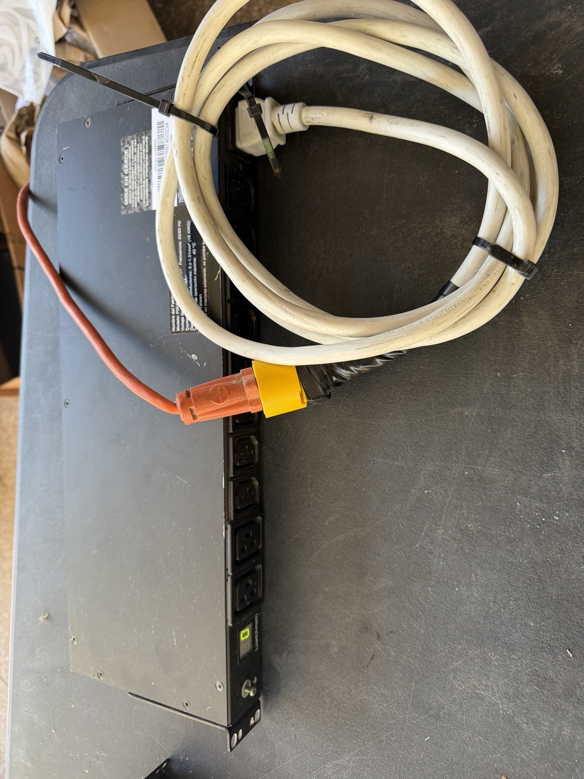 Tripp Lite PDUMH20HV 1U Rackmount PDU 20A 10 Outlet Metered w/ Modified Cord