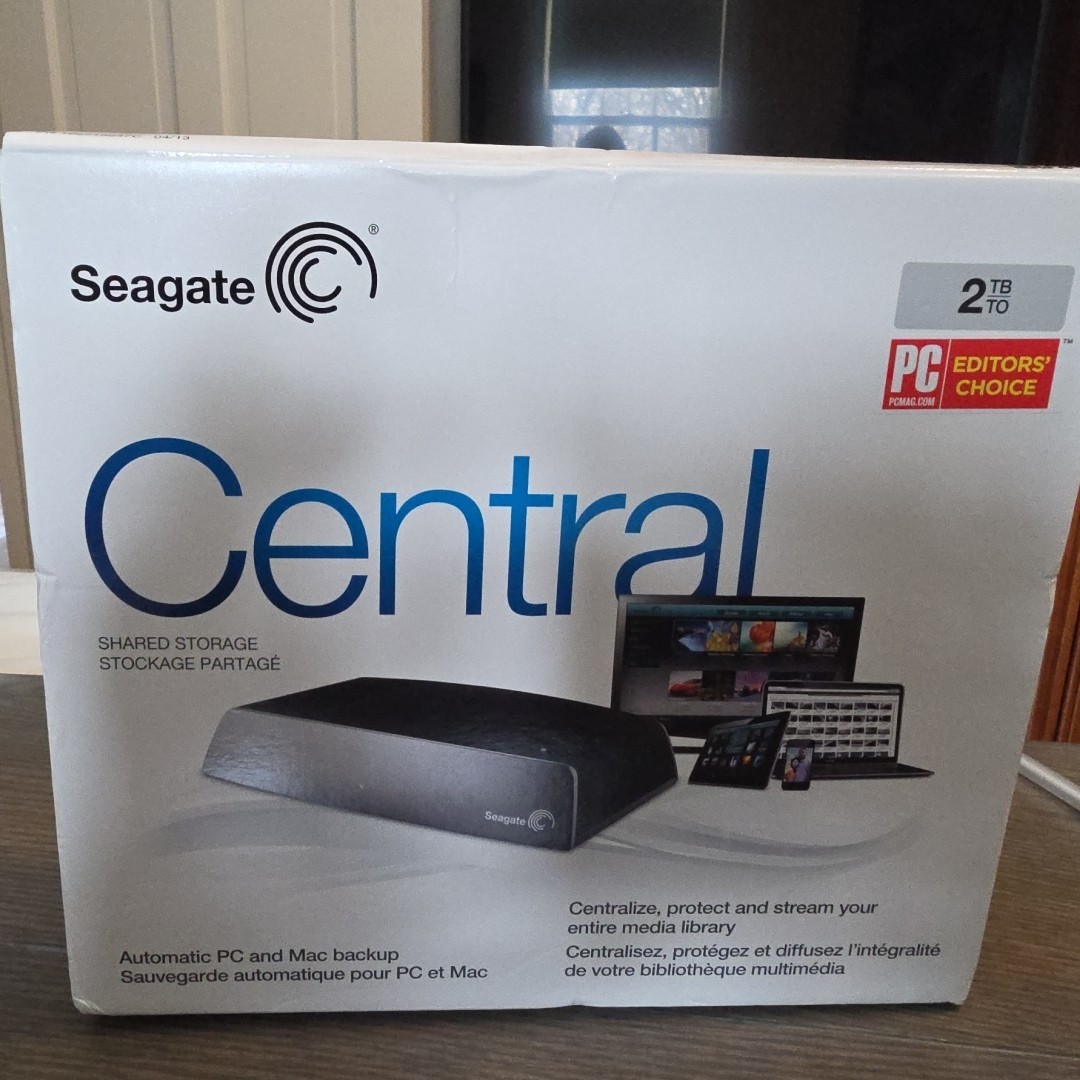 Seagate Central Shared Network  Storage NAS 2TB SNR01C - In Box