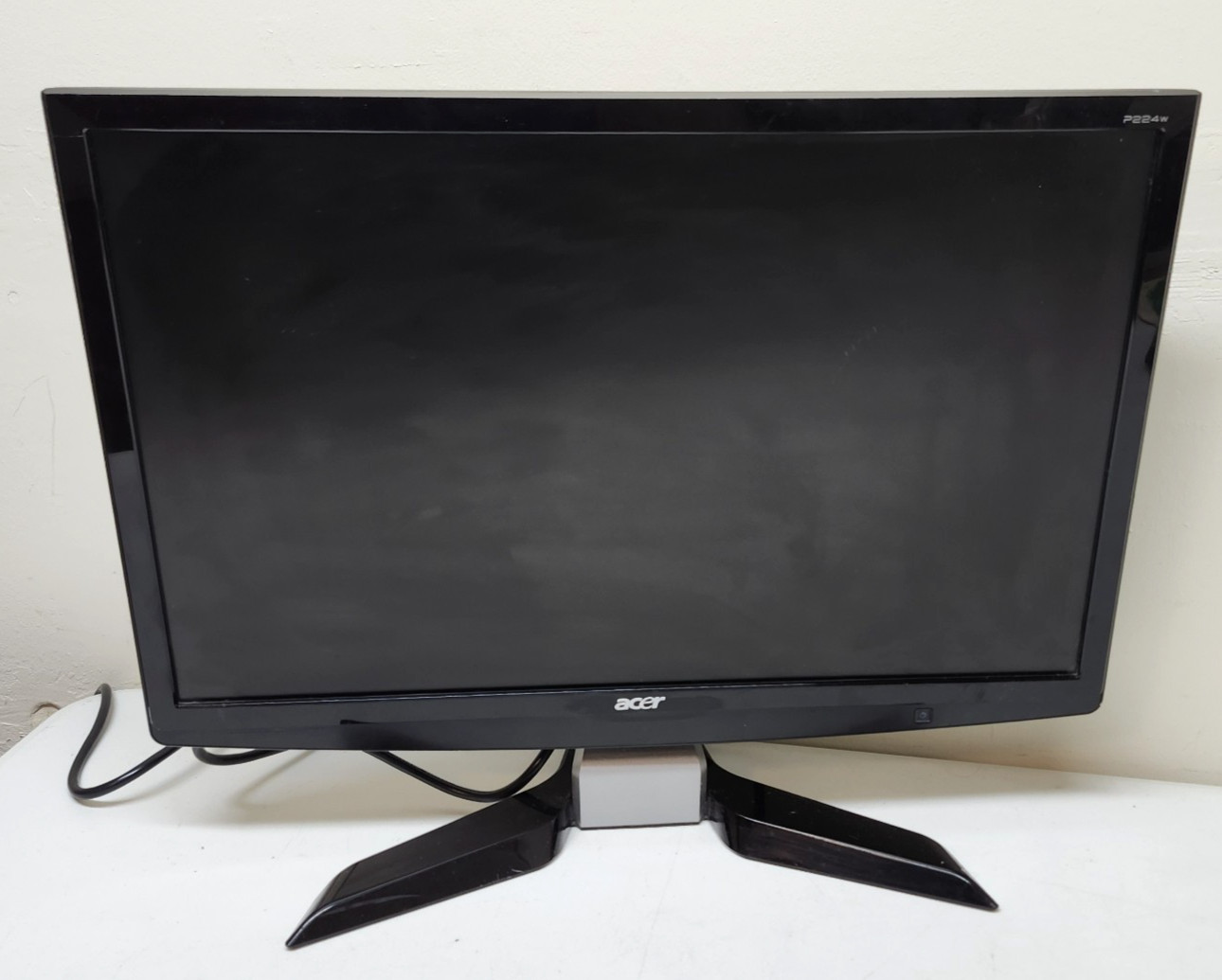 Acer 22" Computer Monitor Screen Black Model P224W 