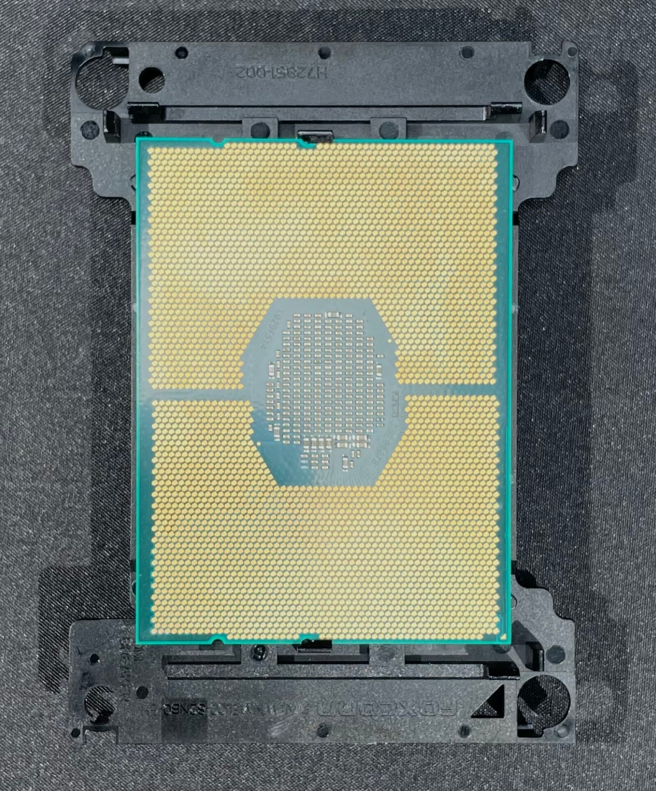 Intel Xeon Silver 4216 SRFBB 16Core 2.1GHz  LGA3647 CPU Processor Dent Scratches