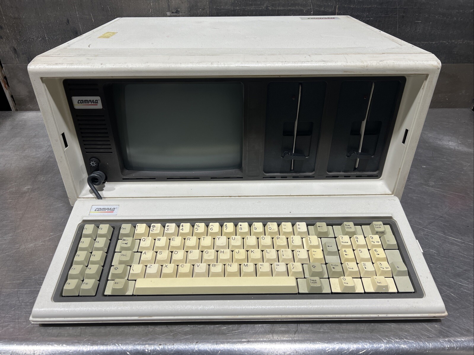 COMPAQ Model 101709 Portable Desktop Computer Vintage