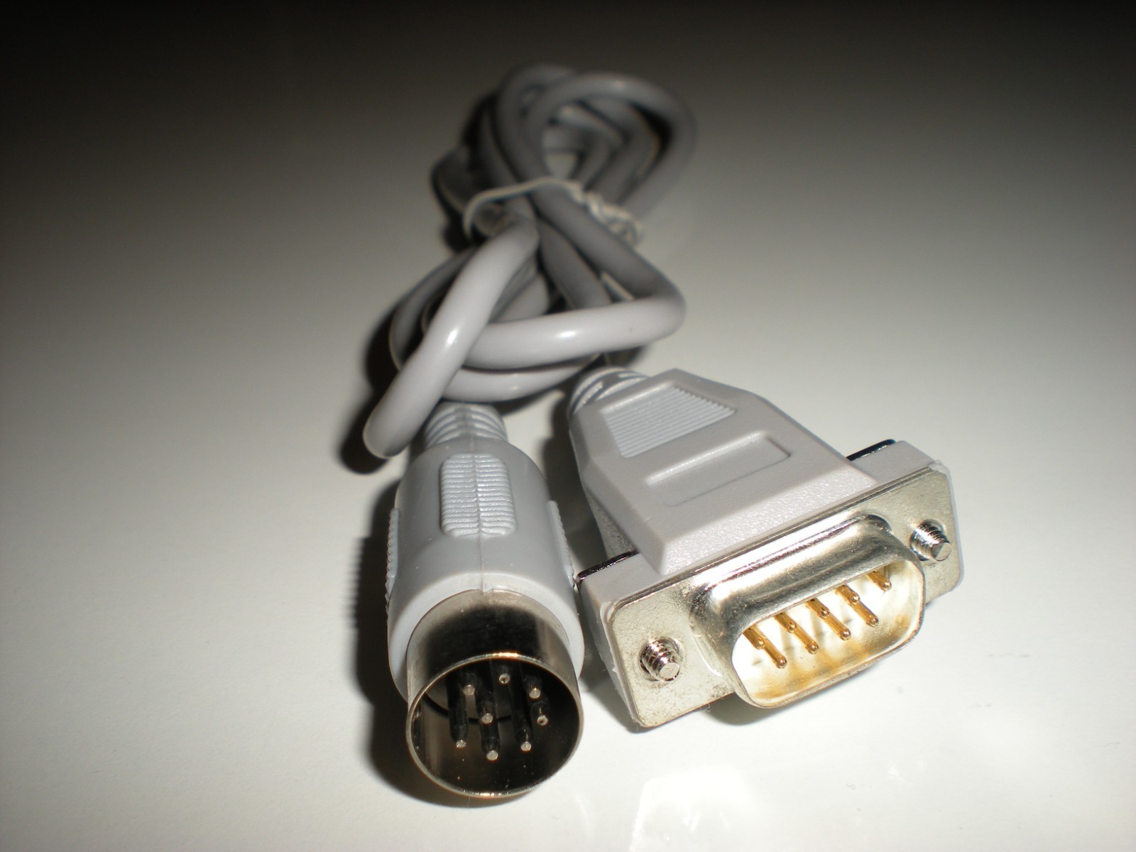 Teknika RGB video monitor cable for Commodore 128. 8-pin DIN to 9-pin "D".  NOS.