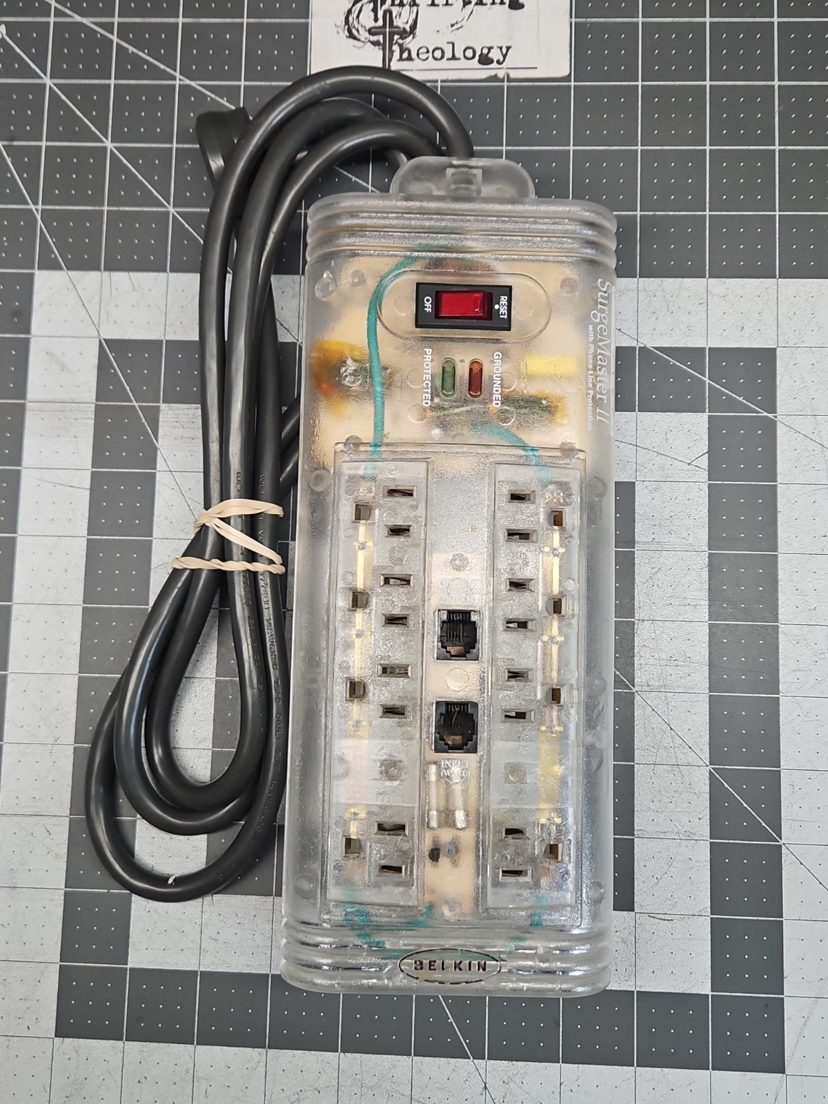 Rare Belkin 8 Outlet SurgeMaster II 2 Protector CLEAR Transparent F5C695TEL