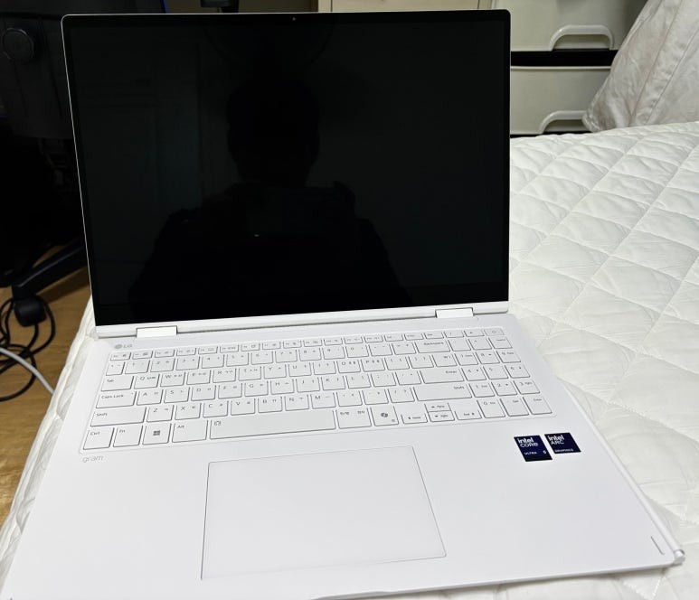 LG Gram Pro 360 16" 16T90TP-GA5HK Win11  Ultra5 Intel Arc 16G/512G / Express