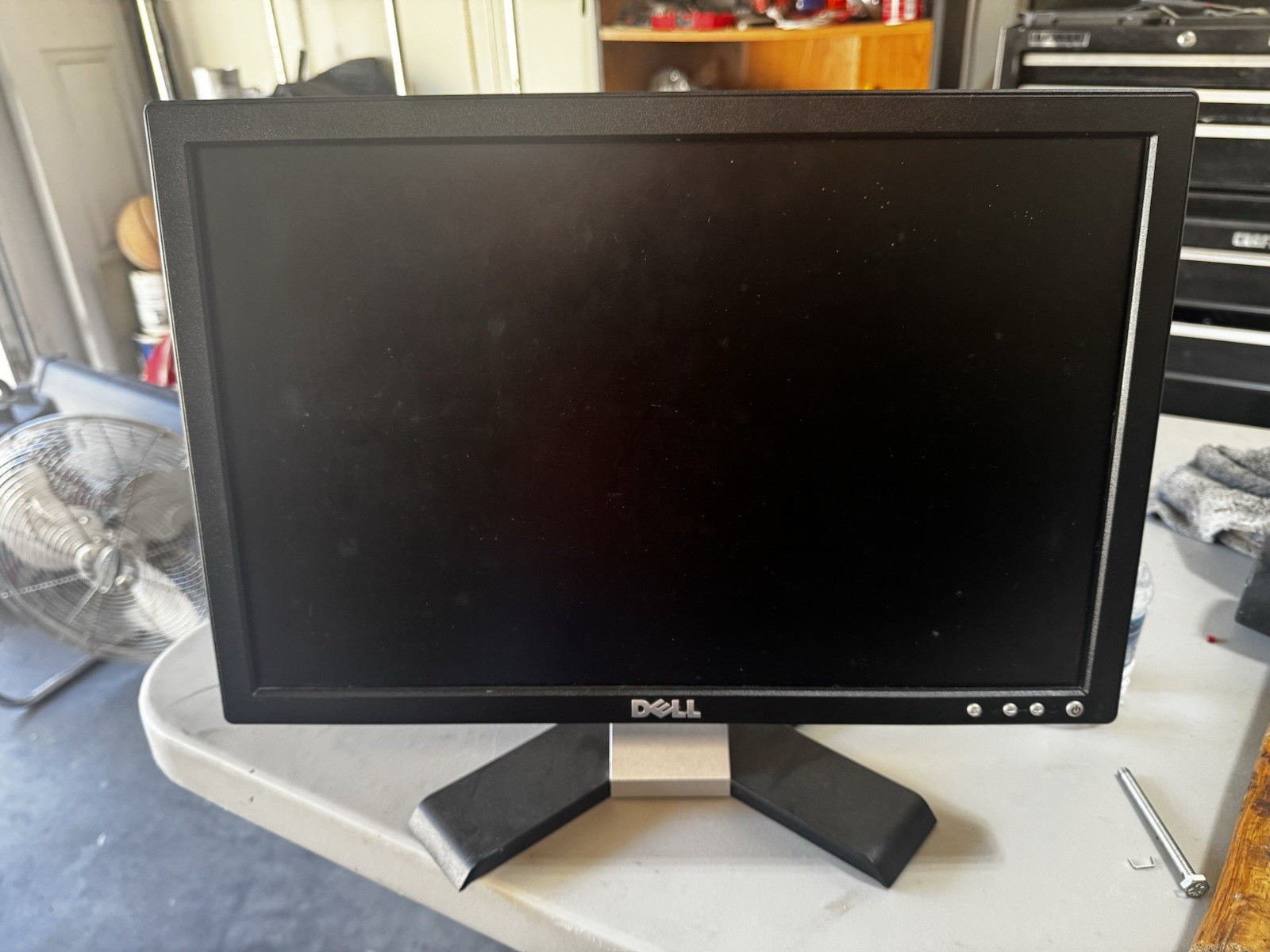 Dell E178WFPc 17” Widescreen LCD Monitor 1440x900 VGA w/ Stand