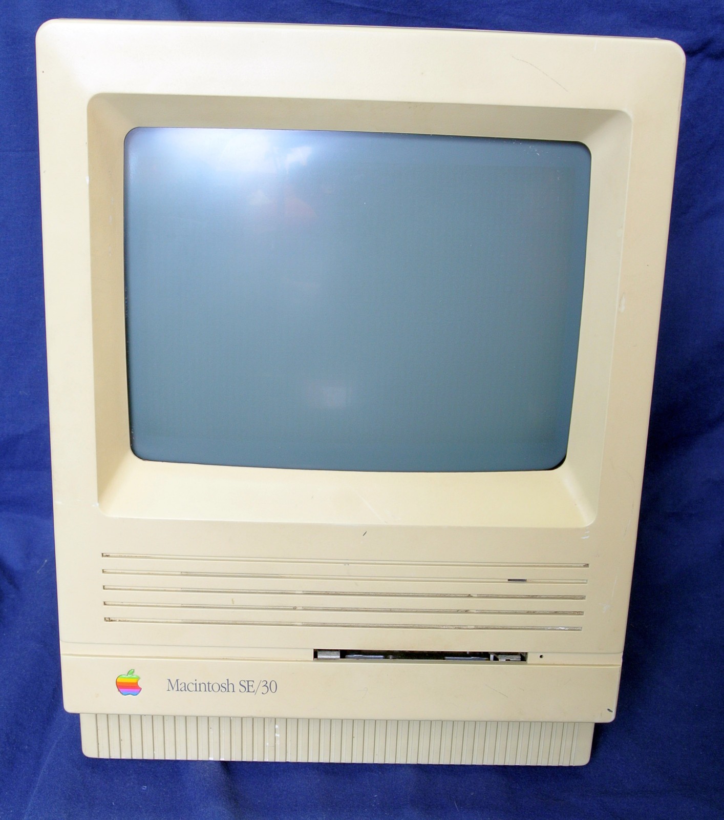 Apple Macintosh SE/30 Computer Vintage 1980s M5119 32MB RAM BlueSCSI Recapped