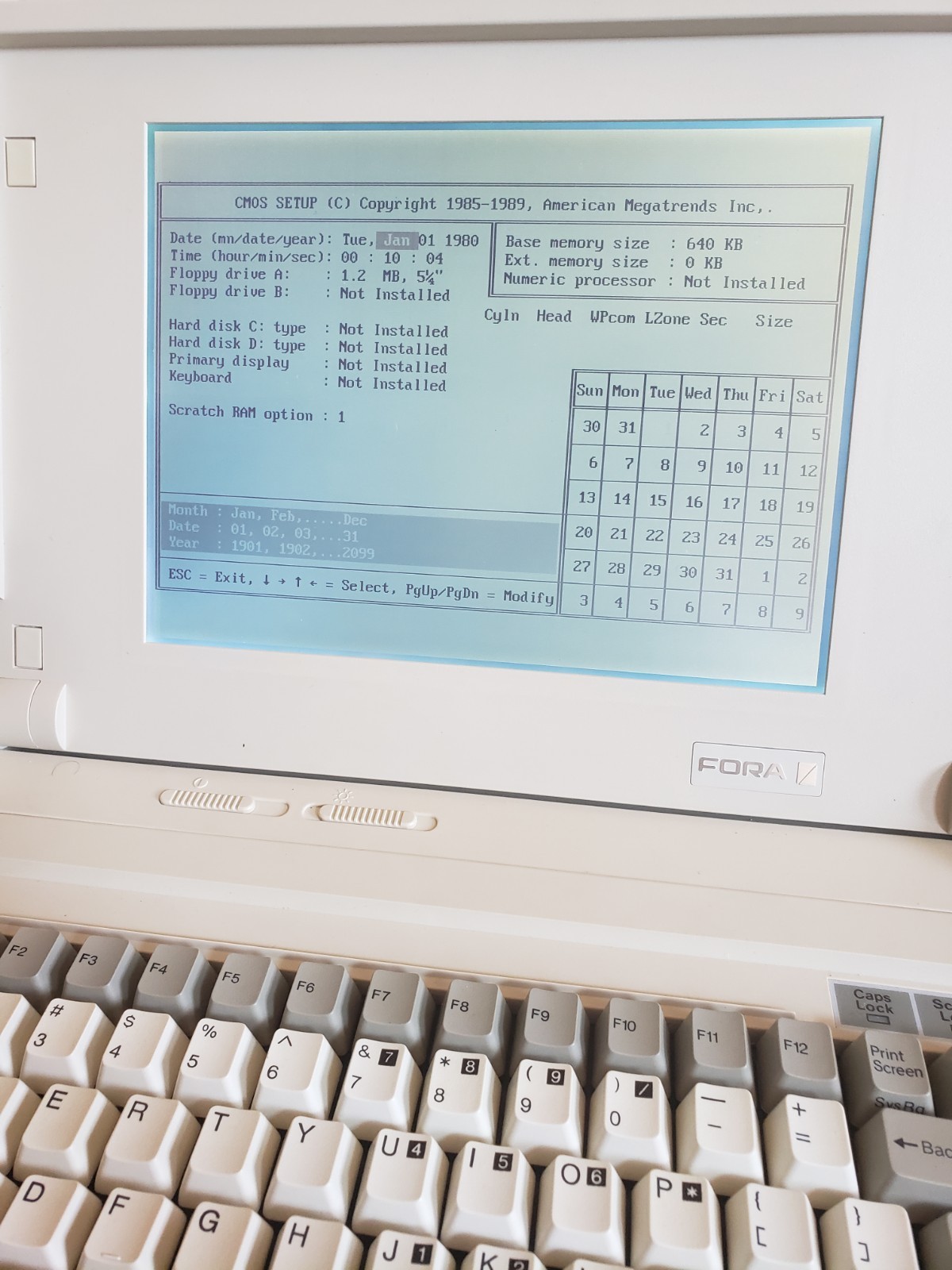 Vintage Fora LP-286xl Vintage Laptop Computer Like Compaq Slt 286 Powers On