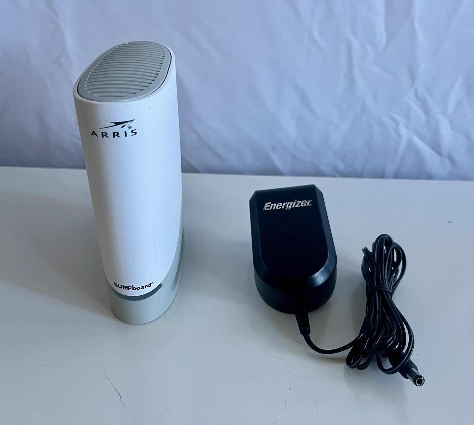 ARRIS SURFboard S33 v3 DOCSIS 3.1 Multi-Gig Cable Modem W/ Power Cord TESTED