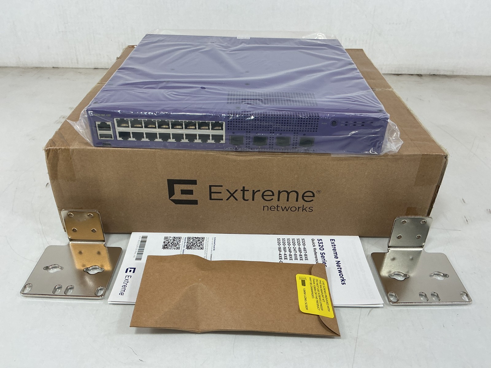 Extreme Networks 5320-16P-4XE 16-Port PoE+ Gigabit Managed Switch 4x 10G SFP+