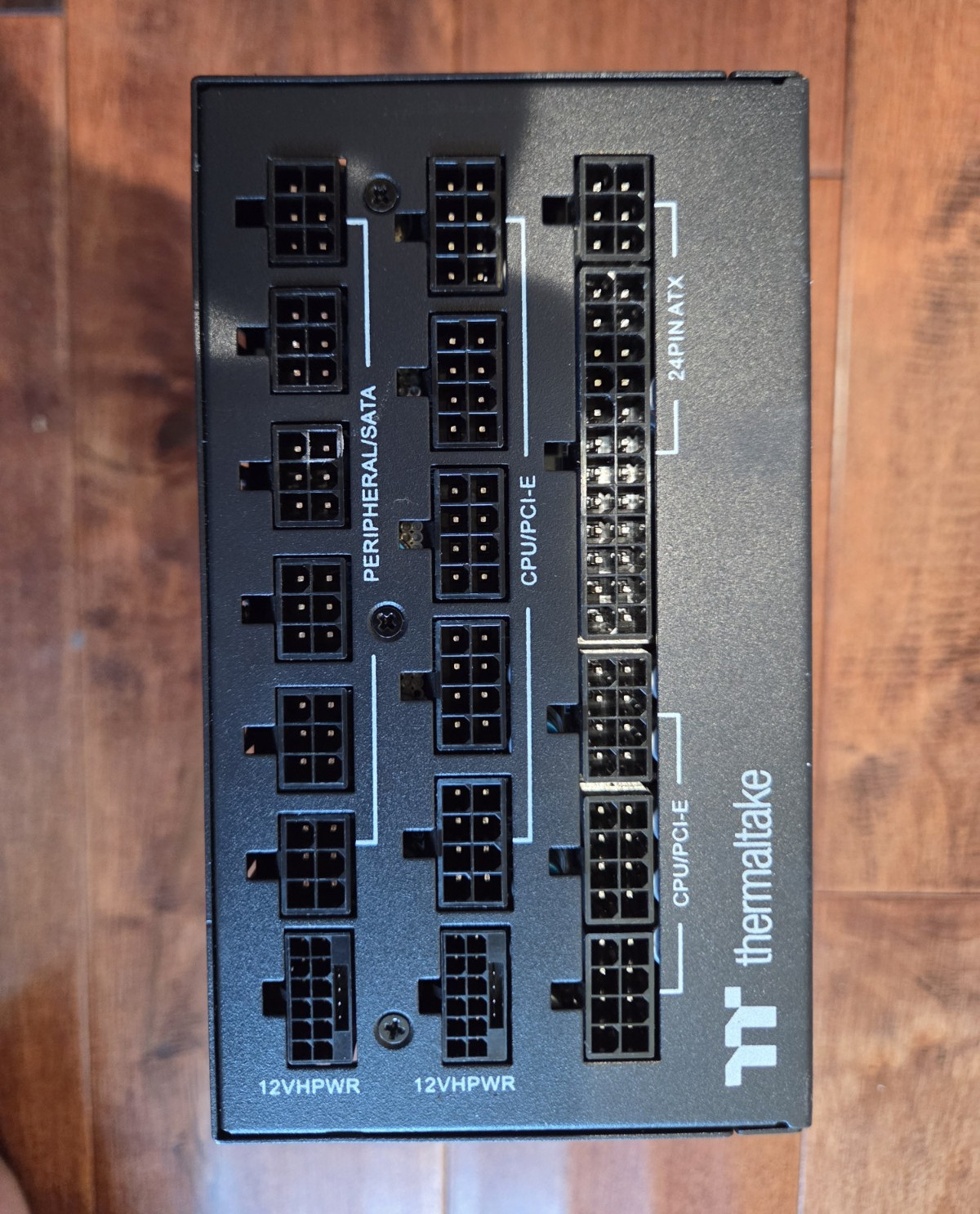 Thermaltake Toughpower GF3 1650W, no cables