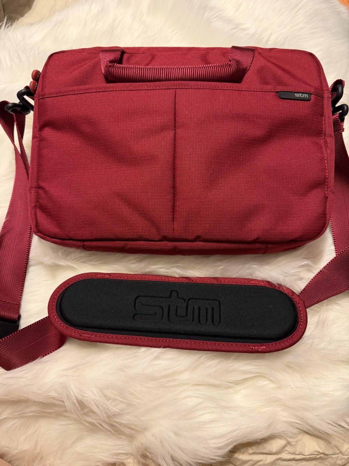 STM Laptop or Tablet Messenger Commuter School Work Bag Soft Lined Padded Red