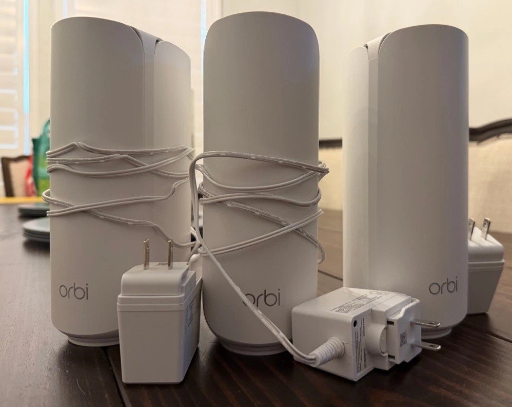 NETGEAR Orbi 370 Dual-Band WiFi 7 Mesh System 3-Pack RBE373