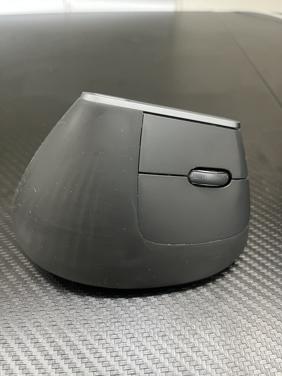 Logitech MX Vertical Bluetooth Wireless Ergonomic mouse Reduces Muscle Strain
