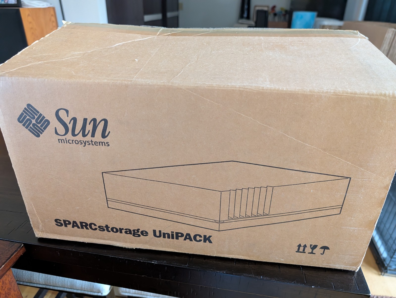 Sun Microsystems X6262a 4mm DDS-2 tape drive /w SCSI enclosure 611 595-4107-01.