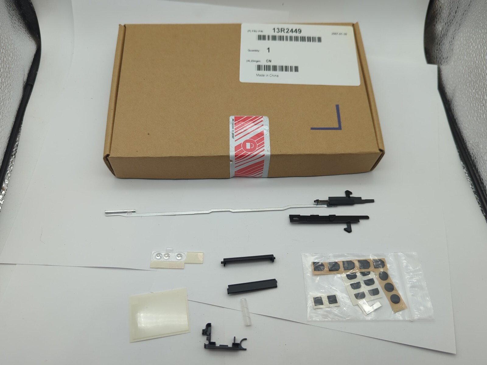 IBM LENOVO  - LCD Lid Latch and Parts kit  FOR SOME R T W SERIES NEW 13R2449