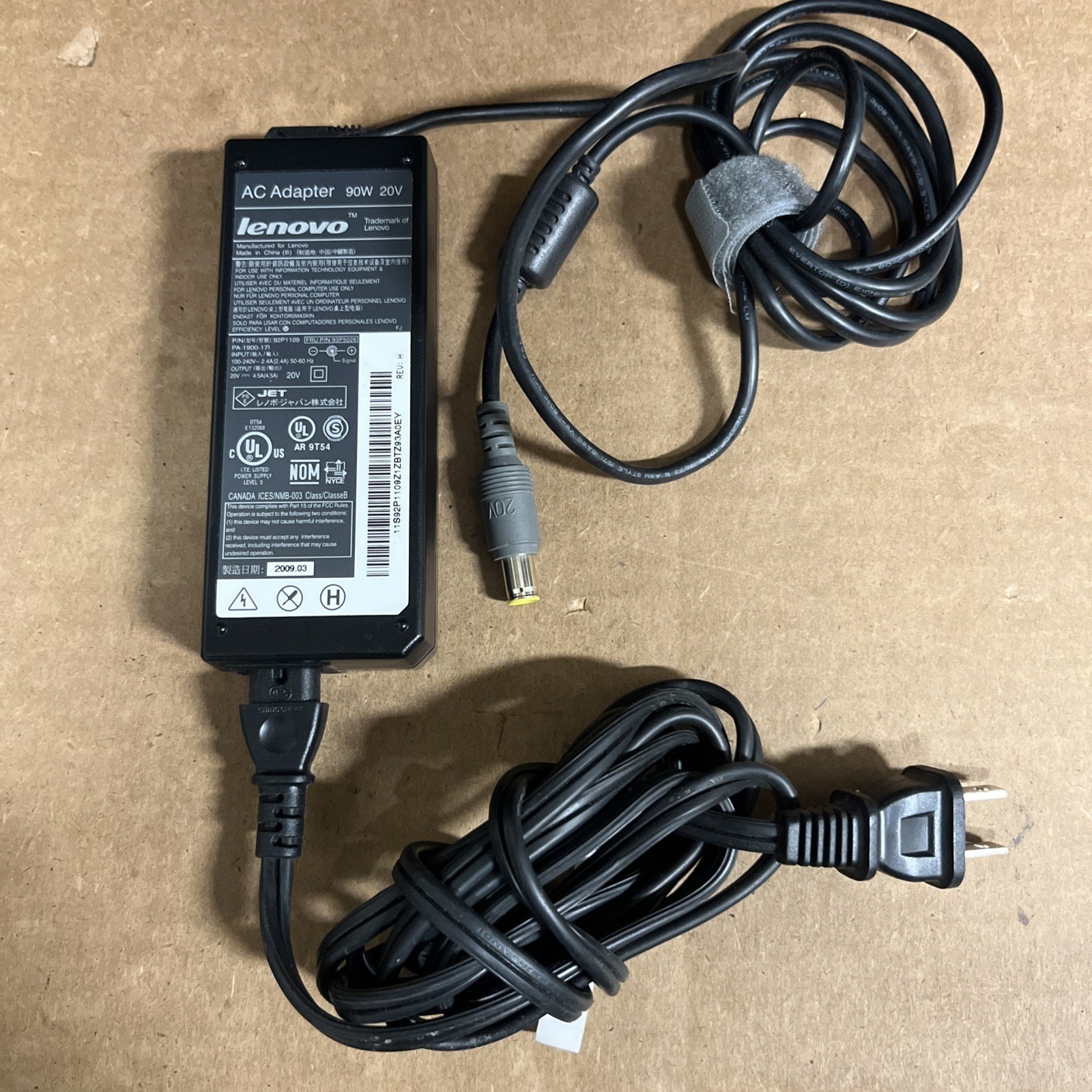 Genuine Lenovo 92P1109 90w 20v 4.5a AC Adapter Round Connector - PA-1900-171