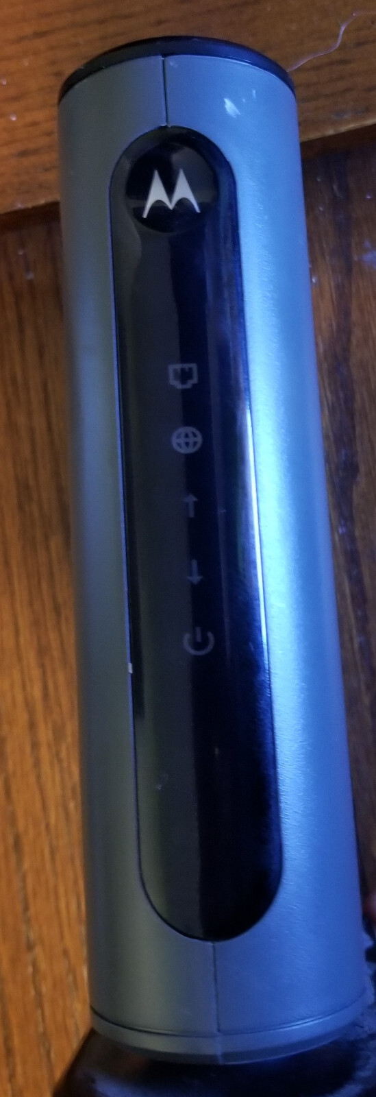 Motorola  Modem  / 8X DOCSIS 3.0 Cable Modem / Model  MB7220 / Quick Start