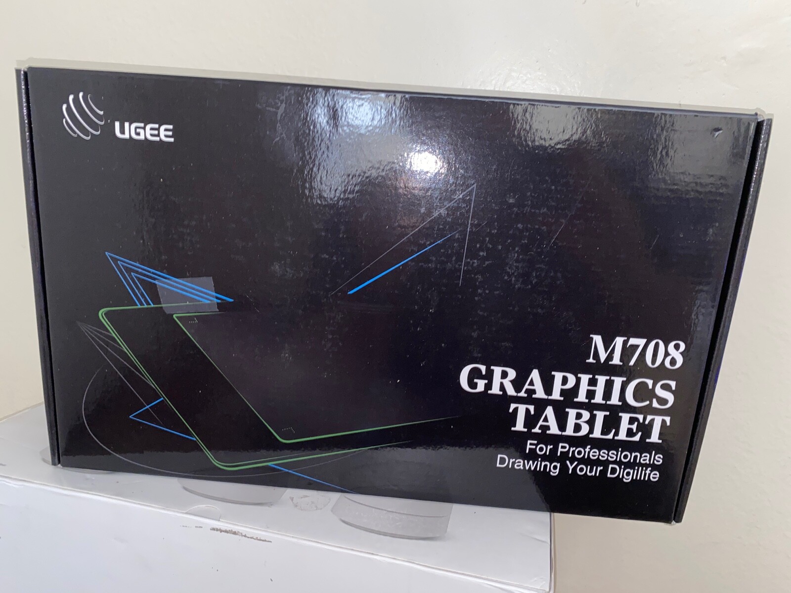 NEW UGEE M708 GRAPHICS TABLET FOR PROFESSIONALS DRAWING *