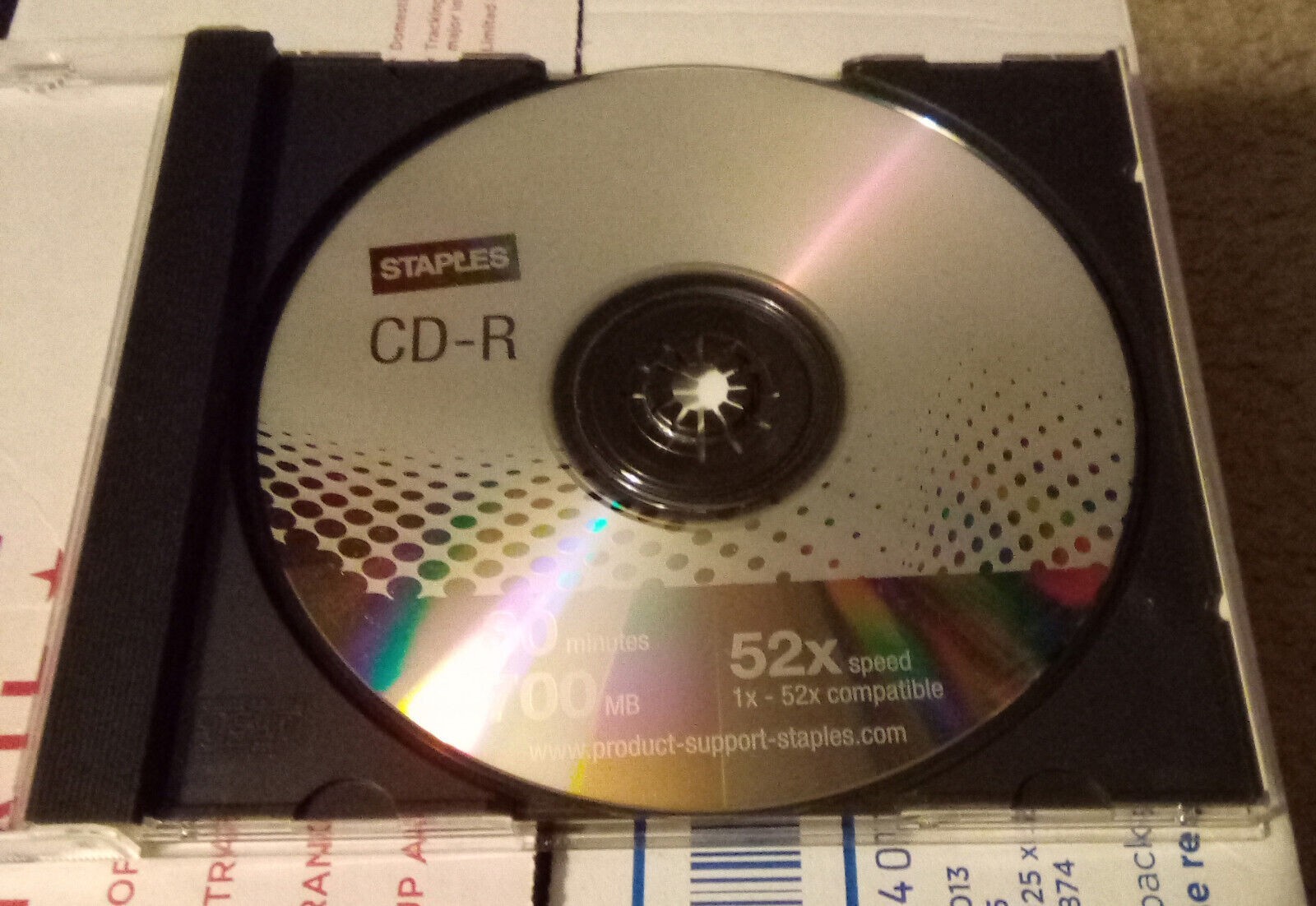 One (1) Staples CD-R 700MB 80Min 52x Speed Blank Recordable Disc w/ Jewel Case