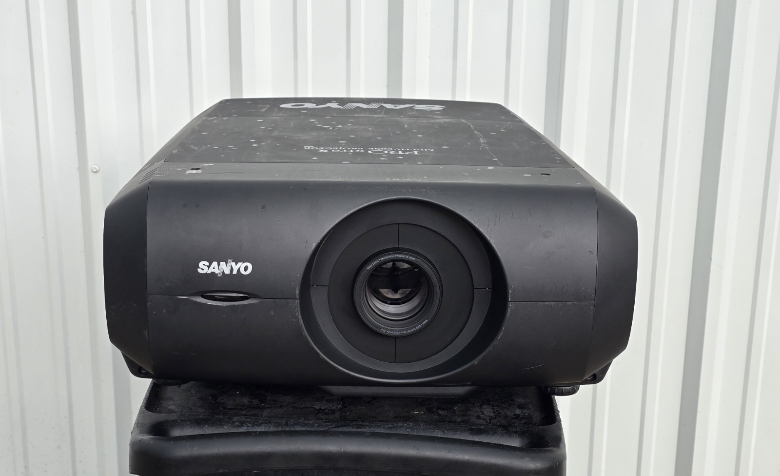 Sanyo PLC-XF47 Professional 3LCD Multimedia Projector Red Lamp Warning Light